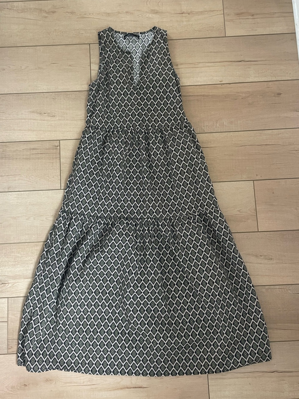 DÈLUC Geometric Ikat Print Sleeveless Midi Dress in XS